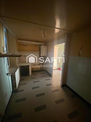 Maison de village avec grange et jardins