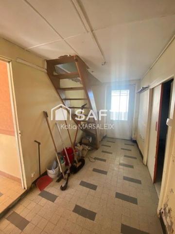 Maison de village avec grange et jardins