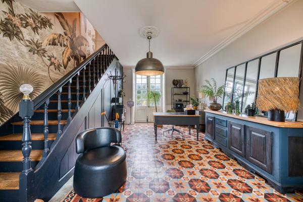 EXCEPTIONNEL DOMAINE DE CARACTÈRE AUX PORTES DE LA ROCHELLE