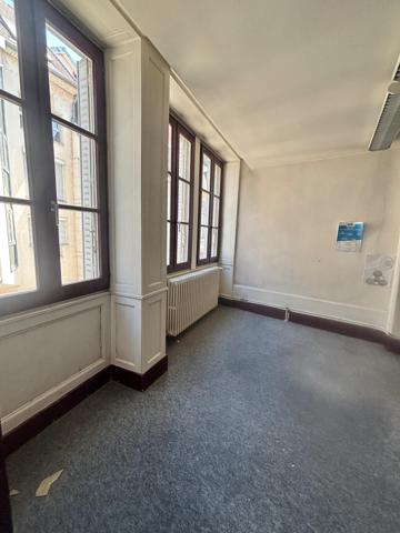 Appartement Boucle , rue Ronchaux 80m2 .