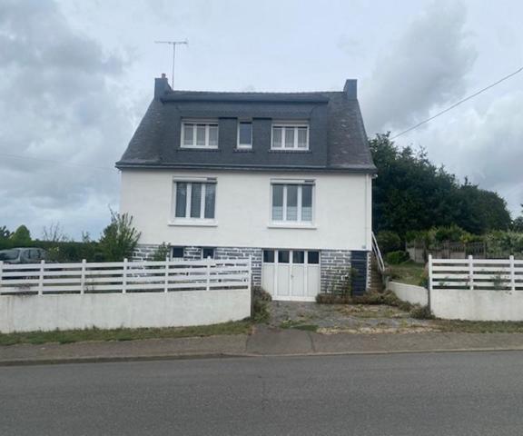 Maison  8 pièce(s) 128 m2 Saint Martin sur Oust