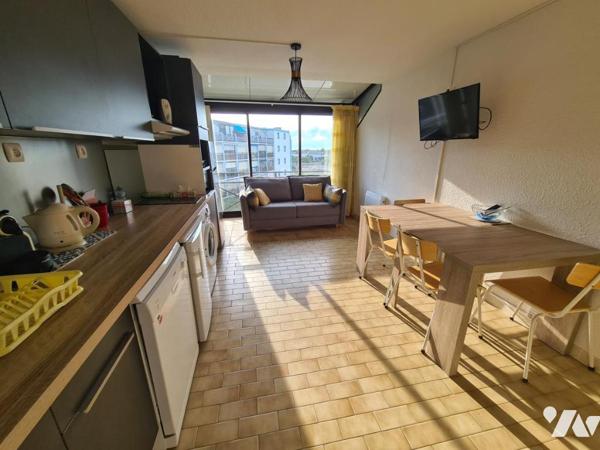 STUDIO CABINE MEUBLÉ ET RÉNOVÉ DE 28.05 M2 AU 3ème et dernier étage avec ascenseur