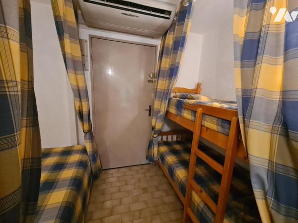 STUDIO CABINE MEUBLÉ ET RÉNOVÉ DE 28.05 M2 AU 3ème et dernier étage avec ascenseur