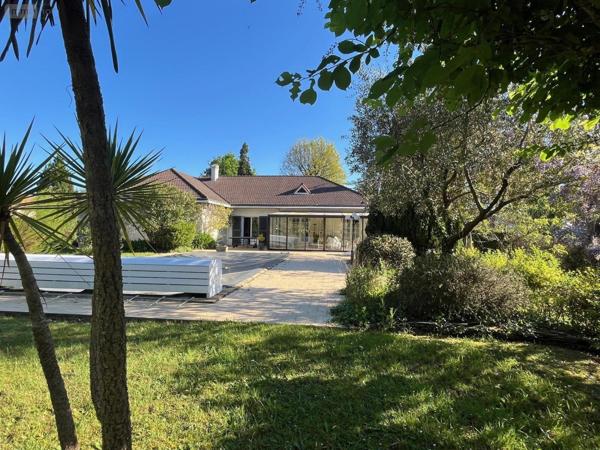 Maison individuelle à vendre à Challans en Vendée (85300), ref : 998/M/2357-85092