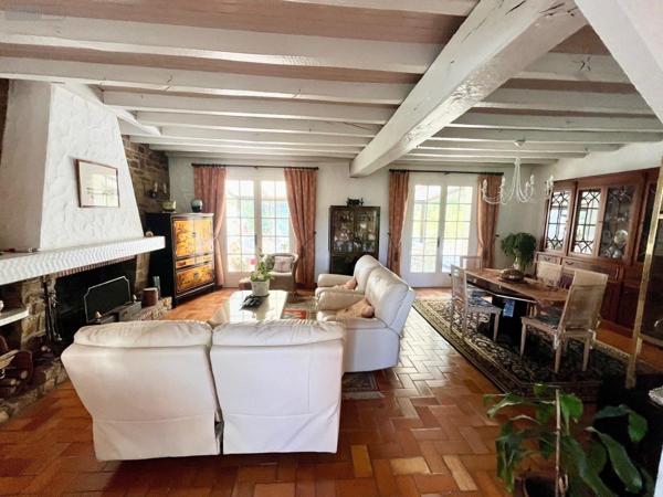 Maison individuelle à vendre à Challans en Vendée (85300), ref : 998/M/2357-85092