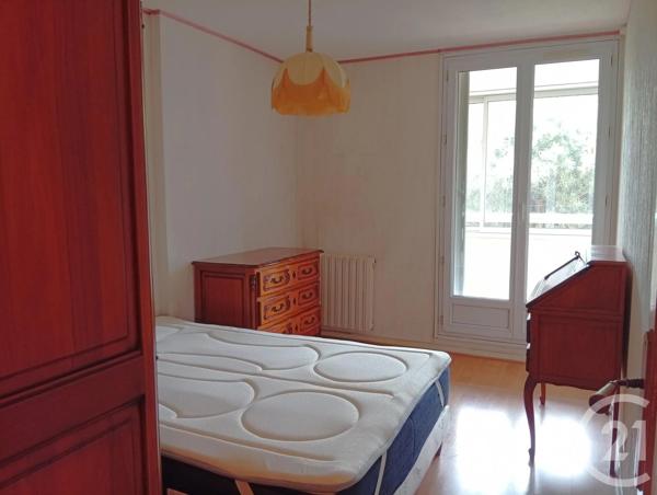 Appartement T3 à vendre  3 pièces - 70 m 2   FREJUS  - 83
