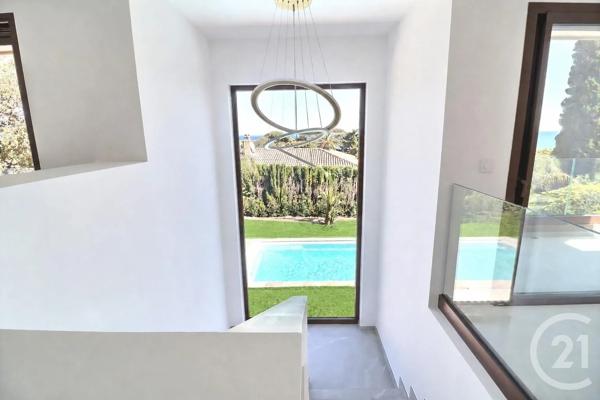 Maison à vendre  7 pièces - 182 m 2   LES ISSAMBRES  - 83