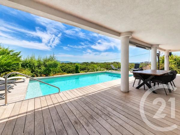 Maison à vendre  7 pièces - 182 m 2   LES ISSAMBRES  - 83