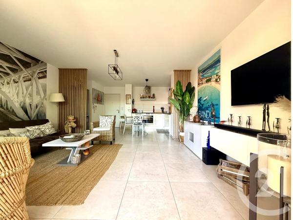 Appartement T3 à vendre  3 pièces - 65,34 m 2   BANDOL  - 83