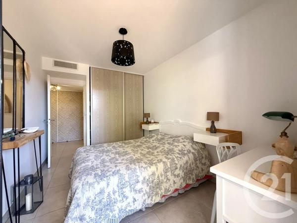 Appartement T3 à vendre  3 pièces - 65,34 m 2   BANDOL  - 83