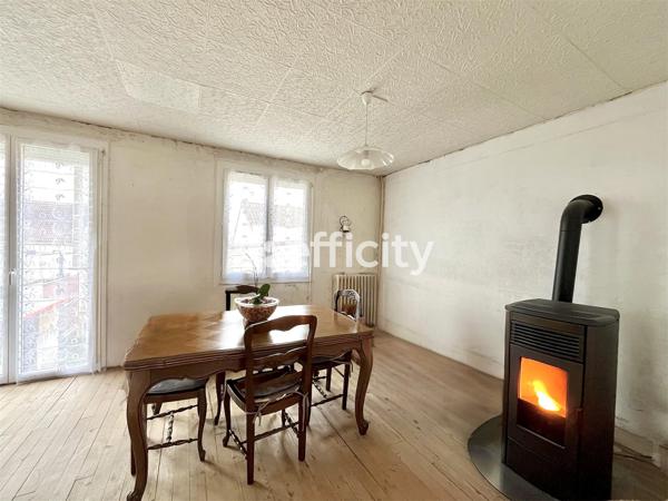 Maison
         4 pièces
        - 70 m²
