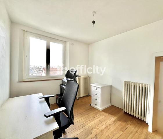 Maison
         4 pièces
        - 70 m²