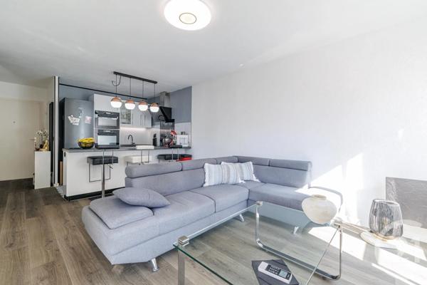 Appartement F2 à vendre  2 pièces - 41,07 m 2   NICE  - 06