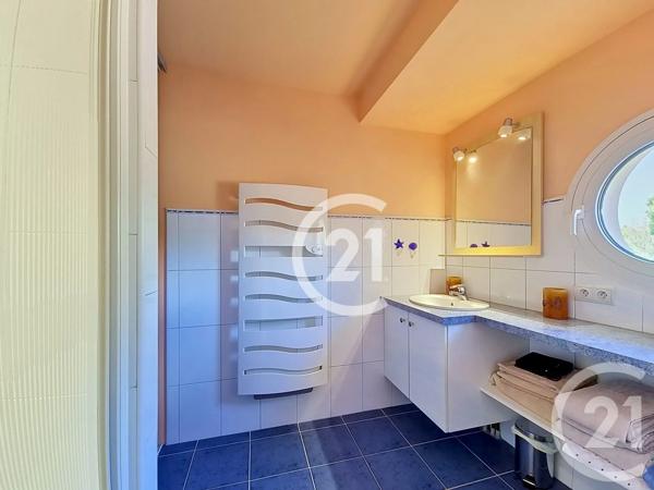 Maison à vendre  7 pièces - 207 m 2   ST MARTIN DE CRAU  - 13