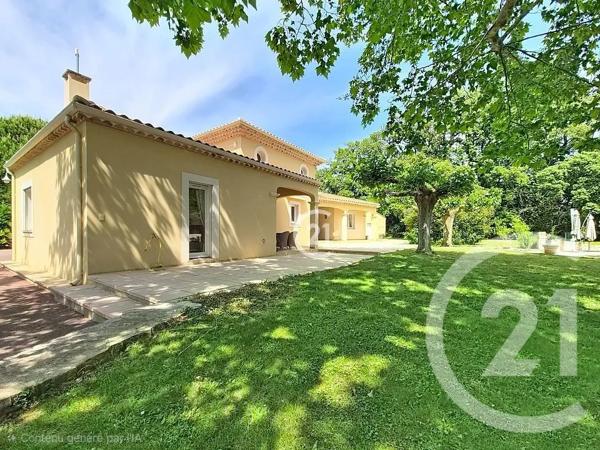 Maison à vendre  7 pièces - 207 m 2   ST MARTIN DE CRAU  - 13