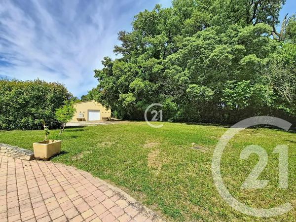 Maison à vendre  7 pièces - 207 m 2   ST MARTIN DE CRAU  - 13