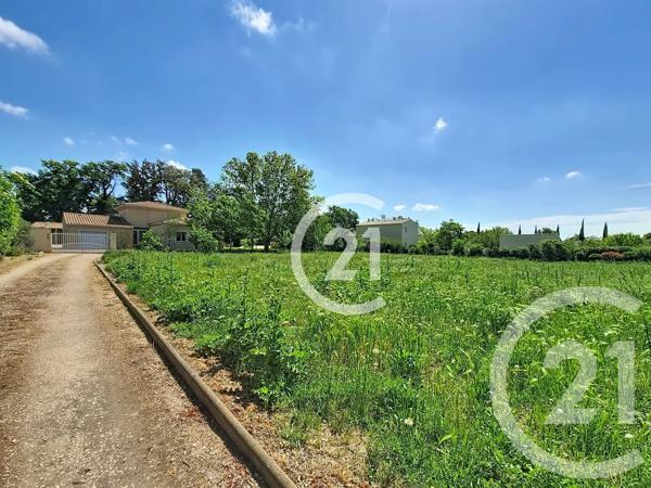 Maison à vendre  7 pièces - 207 m 2   ST MARTIN DE CRAU  - 13