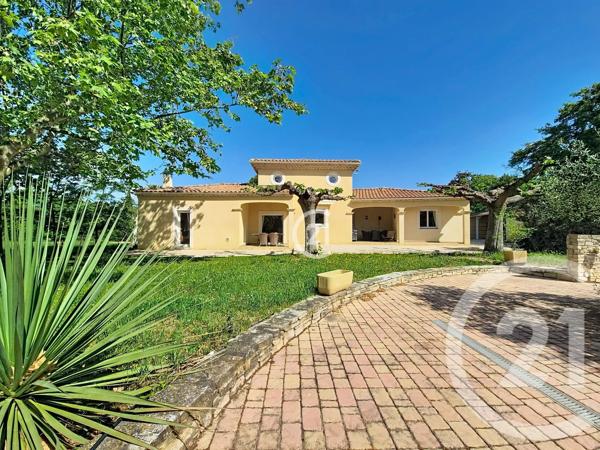Maison à vendre  7 pièces - 207 m 2   ST MARTIN DE CRAU  - 13