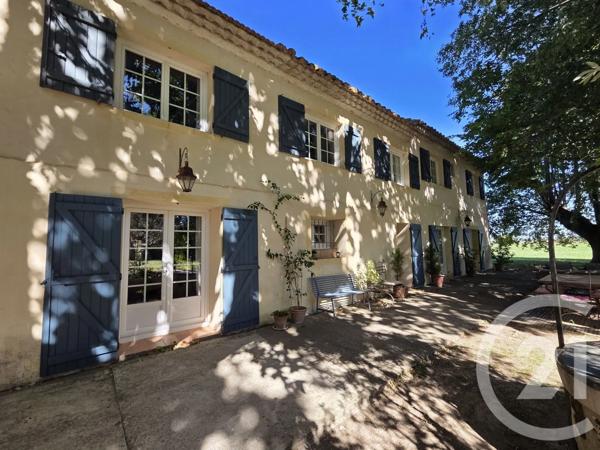 Maison à vendre  7 pièces - 207 m 2   ST MARTIN DE CRAU  - 13