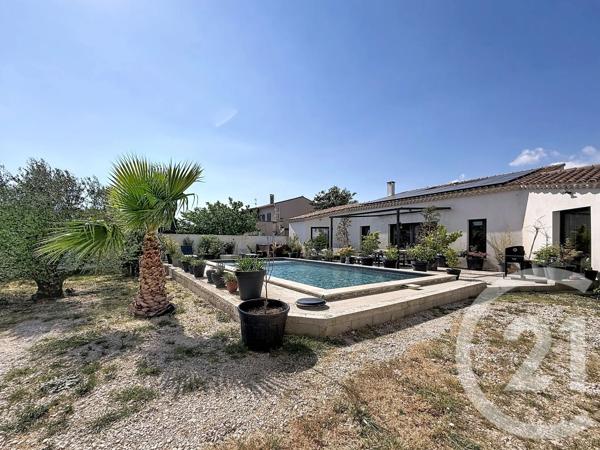 Maison à vendre  7 pièces - 207 m 2   ST MARTIN DE CRAU  - 13
