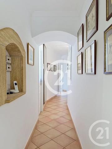 Maison à vendre  7 pièces - 207 m 2   ST MARTIN DE CRAU  - 13