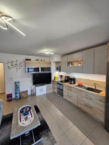 Magnifique appartement T2 proche des plages  Terrasse avec vue sur le Mont Saint-Clair