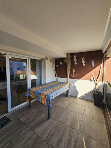 Magnifique appartement T2 proche des plages  Terrasse avec vue sur le Mont Saint-Clair