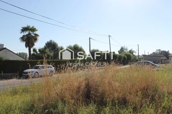 Terrain constructible 906m2 plat vue dégagée
