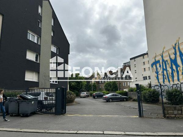 Location Parking - PARKING EXTERIEUR N°5 (3EME EN PARTANT DE L'ENTREE) Rennes 35000