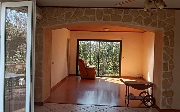 Maison à vendre    7 pièces •  Le Thou