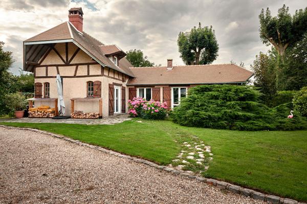 ETREPAGNY Maison ancienne dépendance Studio