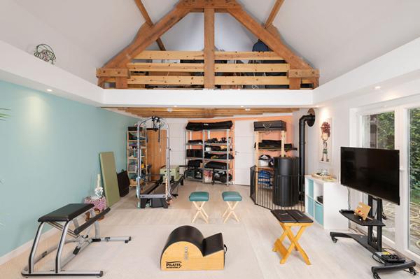 ETREPAGNY Maison ancienne dépendance Studio