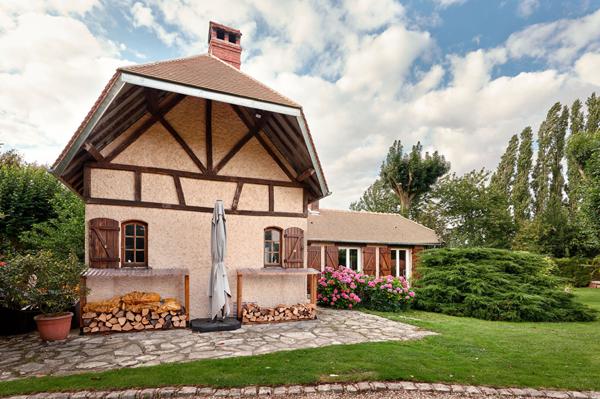 ETREPAGNY Maison ancienne dépendance Studio