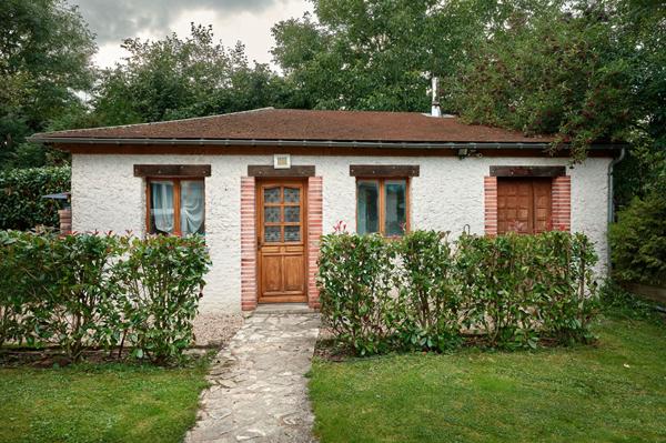 ETREPAGNY Maison ancienne dépendance Studio