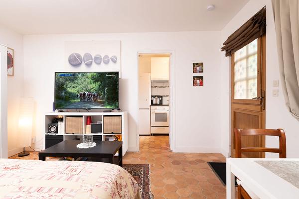 ETREPAGNY Maison ancienne dépendance Studio