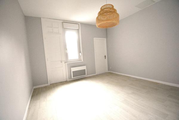 Appartement à louer 2 pièces CAMBRAI (59) 46 m² 550 €
