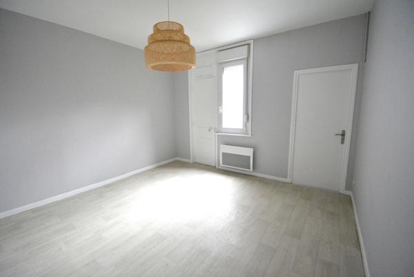 Appartement à louer 2 pièces CAMBRAI (59) 46 m² 550 €