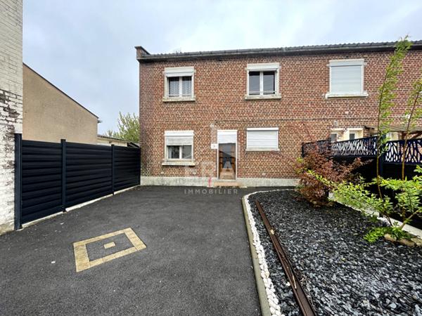 Maison à vendre à Bohain-en-Vermandois - 4 chambres, garage et jardin