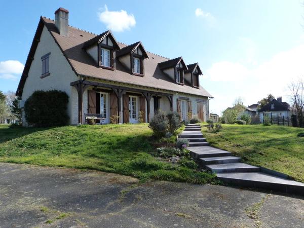 Vente Maison 7 pièces 195 m2 à Vierzon