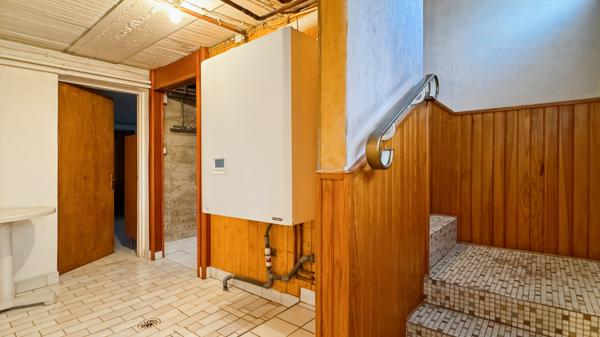 Trappes (78190) Lumineuse maison individuelle à toute proximité de l'île de loisirs.