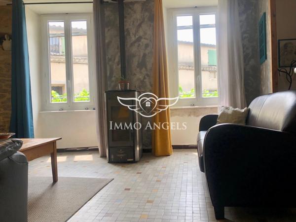 Maison de village 130 m² à moderniser – 3 niveaux avec terrasse, garage et cave – Taulignan