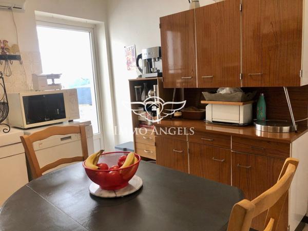 Maison de village 130 m² à moderniser – 3 niveaux avec terrasse, garage et cave – Taulignan