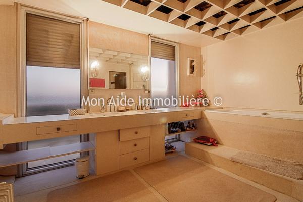 Villa d'architecte avec parc