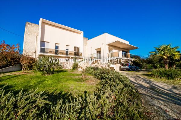 Villa d'architecte avec parc