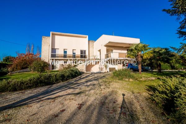 Villa d'architecte avec parc