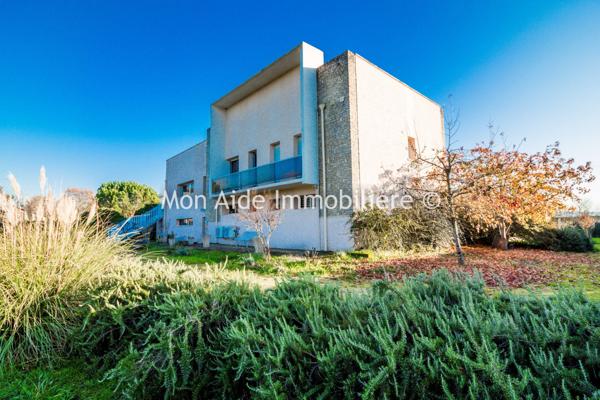 Villa d'architecte avec parc