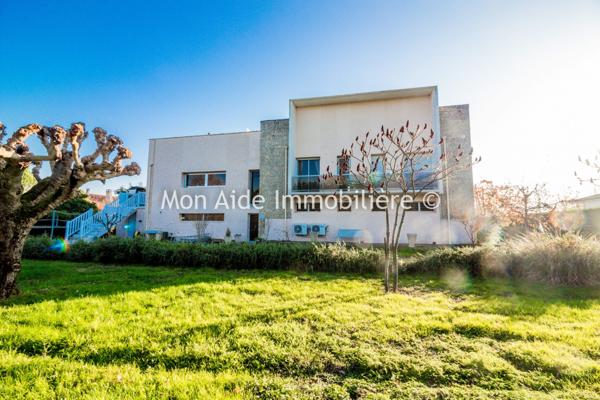 Villa d'architecte avec parc