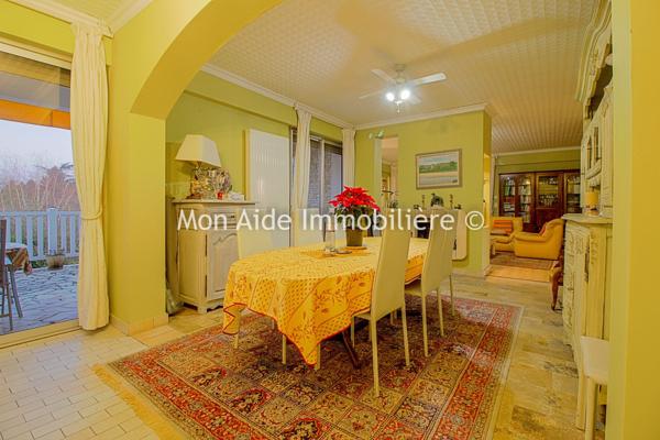 Villa d'architecte avec parc