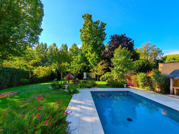 Demeure Haussmannienne et son parc paysager, en coeur de ville