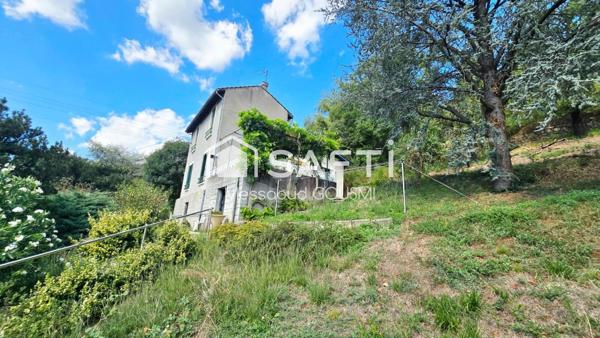 Maison familiale – 94 m² – 3 chambres – Terrain de 3 330 m² – Terrasse plein sud
